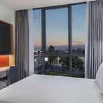 Hampton By Hilton Airport Hotell 4*