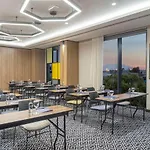 Hampton By Hilton Airport 4*