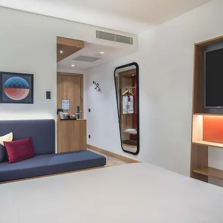 Hampton By Hilton Airport 4*