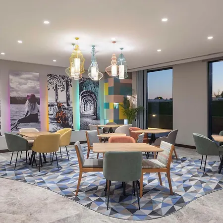 Hampton By Hilton Airport 4*