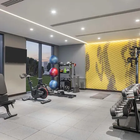 מלון Hampton By Hilton Airport