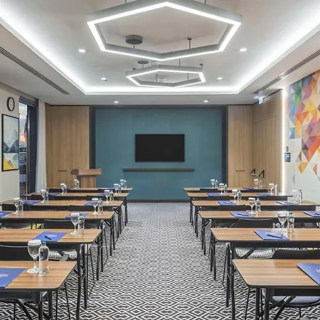 Hampton By Hilton Airport Hotel 4*