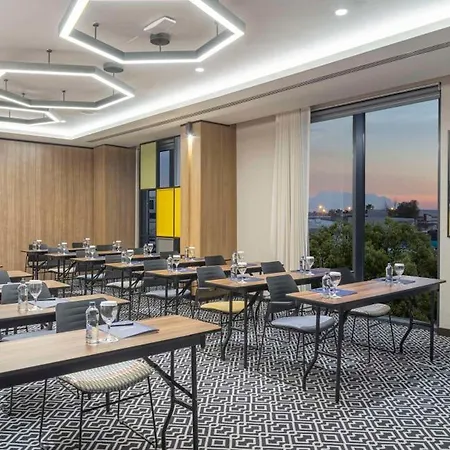 Hampton By Hilton Airport 4*