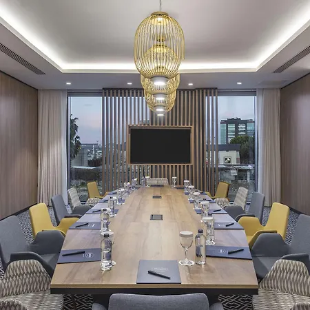 Hampton By Hilton Airport 4*