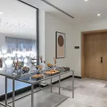 Hampton By Hilton Airport 4*