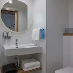 Hotel Hampton By Hilton Airport
