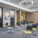 Hotel Hampton By Hilton Airport