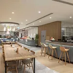 Hotel Hampton By Hilton Airport 4*