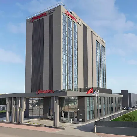 Hampton By Hilton Airport Otel 4*