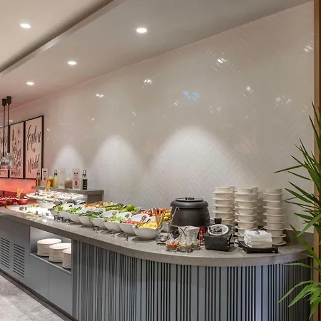 Hampton By Hilton Airport 4* Antalya