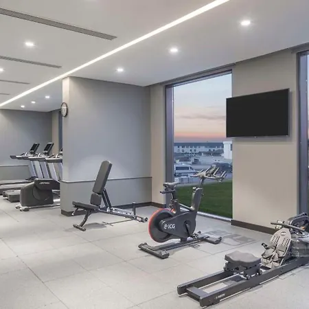 Hampton By Hilton Airport 4*