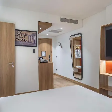 Hampton By Hilton Airport 4*