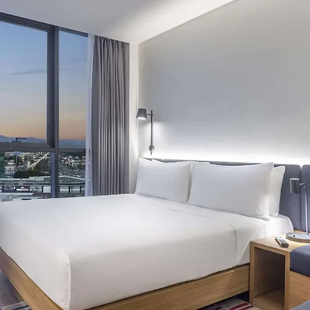 Hotel Hampton By Hilton Airport 4*