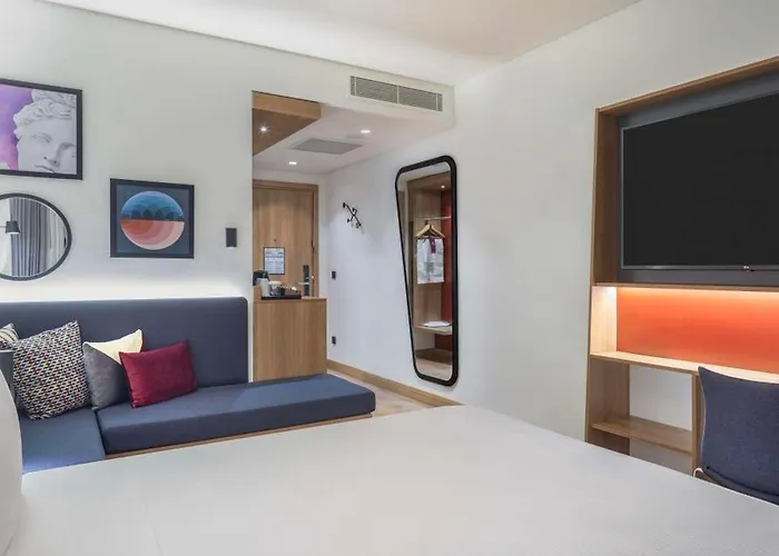 Hampton By Hilton Airport 4*