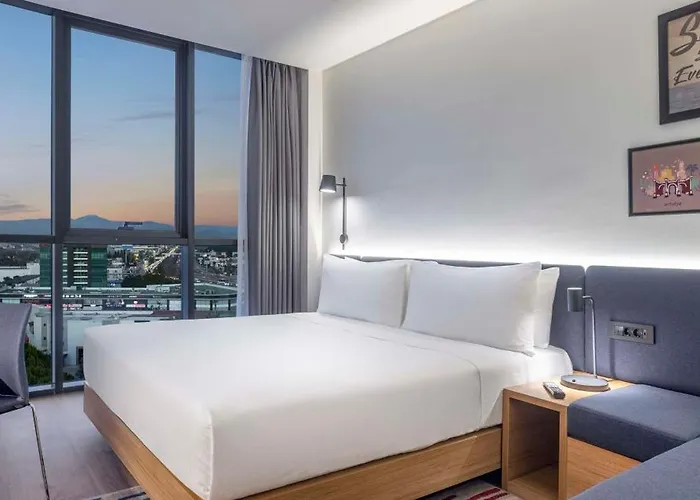 Hampton By Hilton Airport