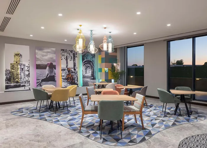 Hampton By Hilton Airport 4*