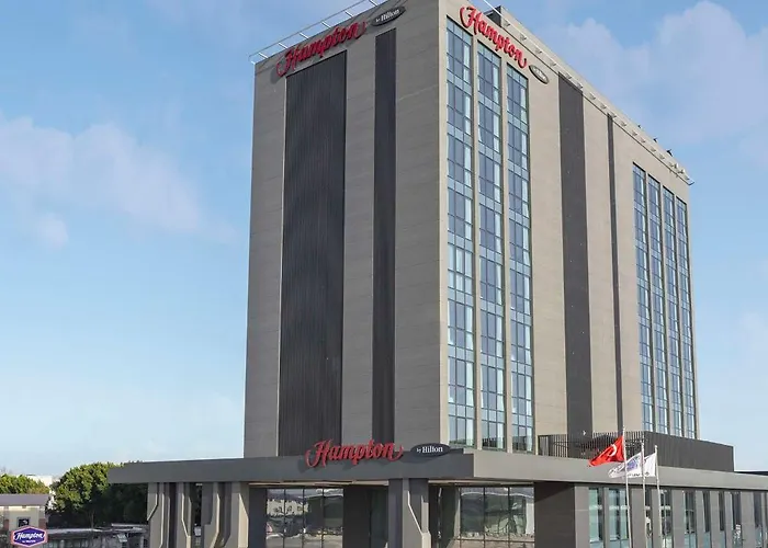 Hotel Hampton By Hilton Airport