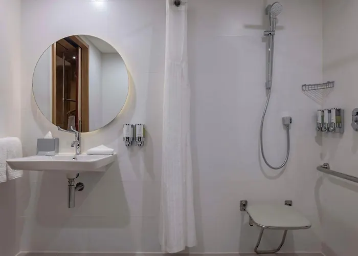 Hampton By Hilton Airport Hotel 4*