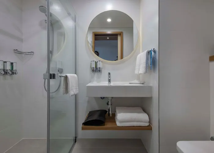 Hampton By Hilton Airport