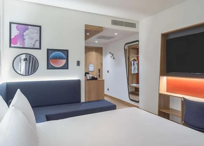 Hampton By Hilton Airport Hotel 4*