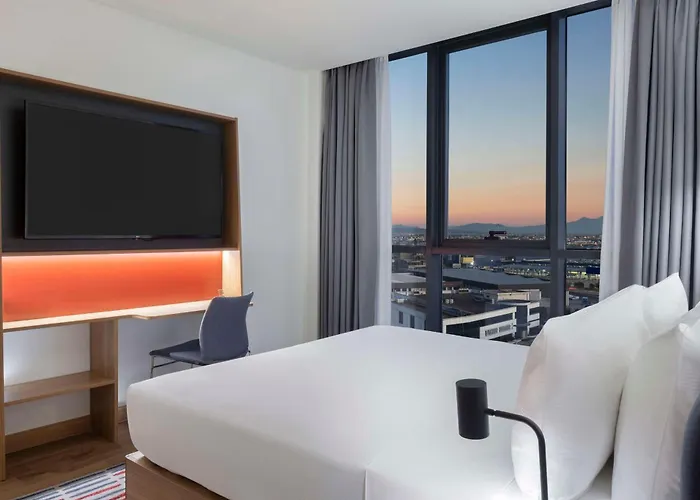 Hampton By Hilton Airport