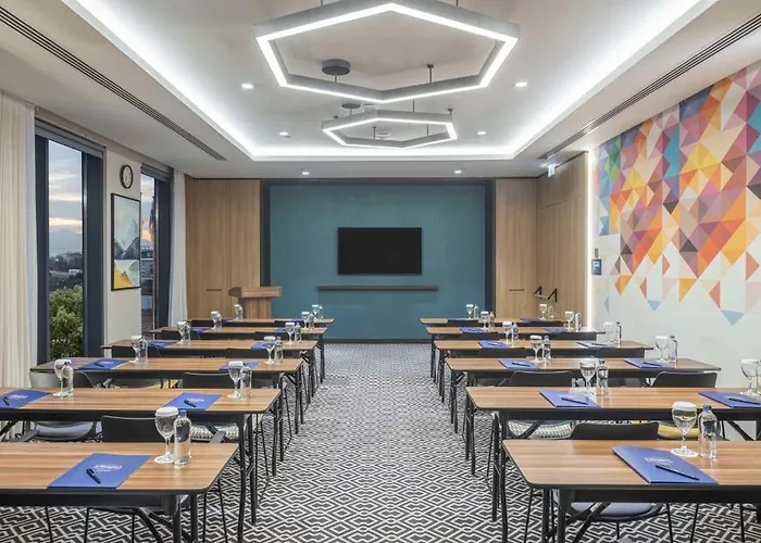 Hampton By Hilton Airport Hotel 4*