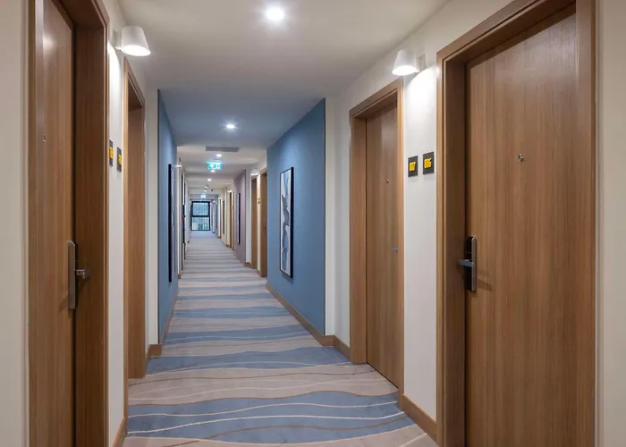 Hampton By Hilton Airport Hotel