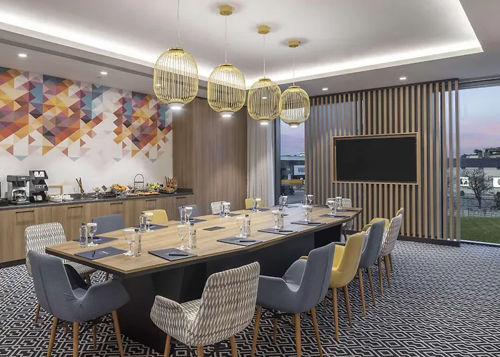 Hampton By Hilton Airport Hotel 4*