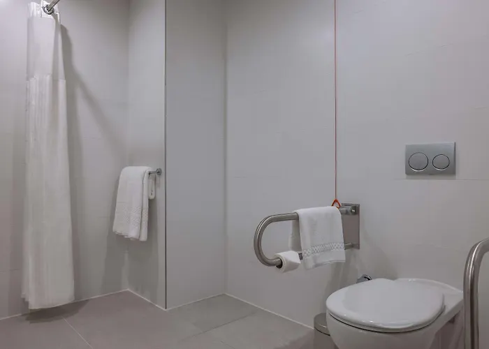 Hampton By Hilton Airport Hotel