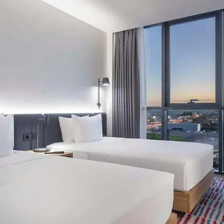 Otel Hampton By Hilton Airport