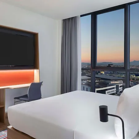 Hampton By Hilton Airport